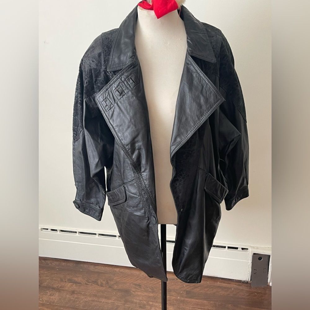 Vintage black leather coat for women | oversized leather bomber jacket